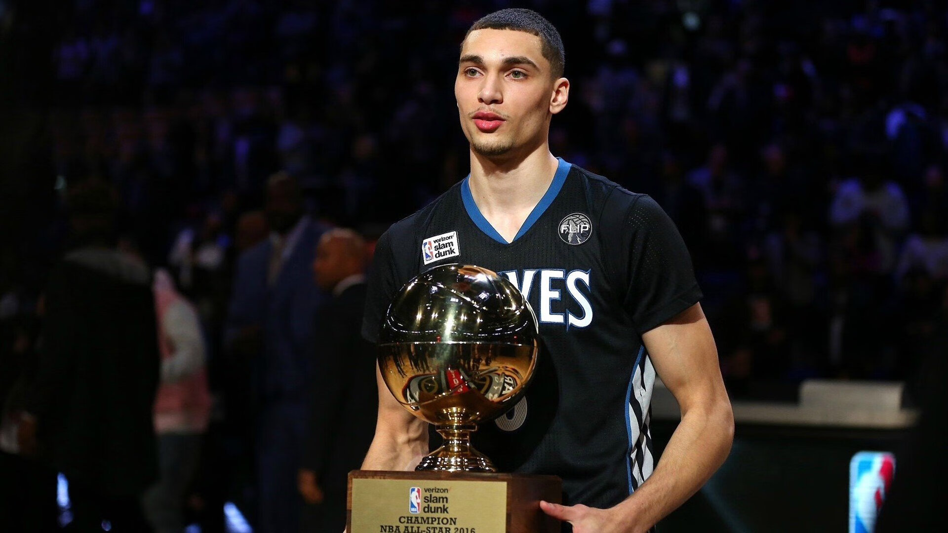 《电子竞技的“明星制造机”：打造潮流偶像》，明星创建的电竞战队